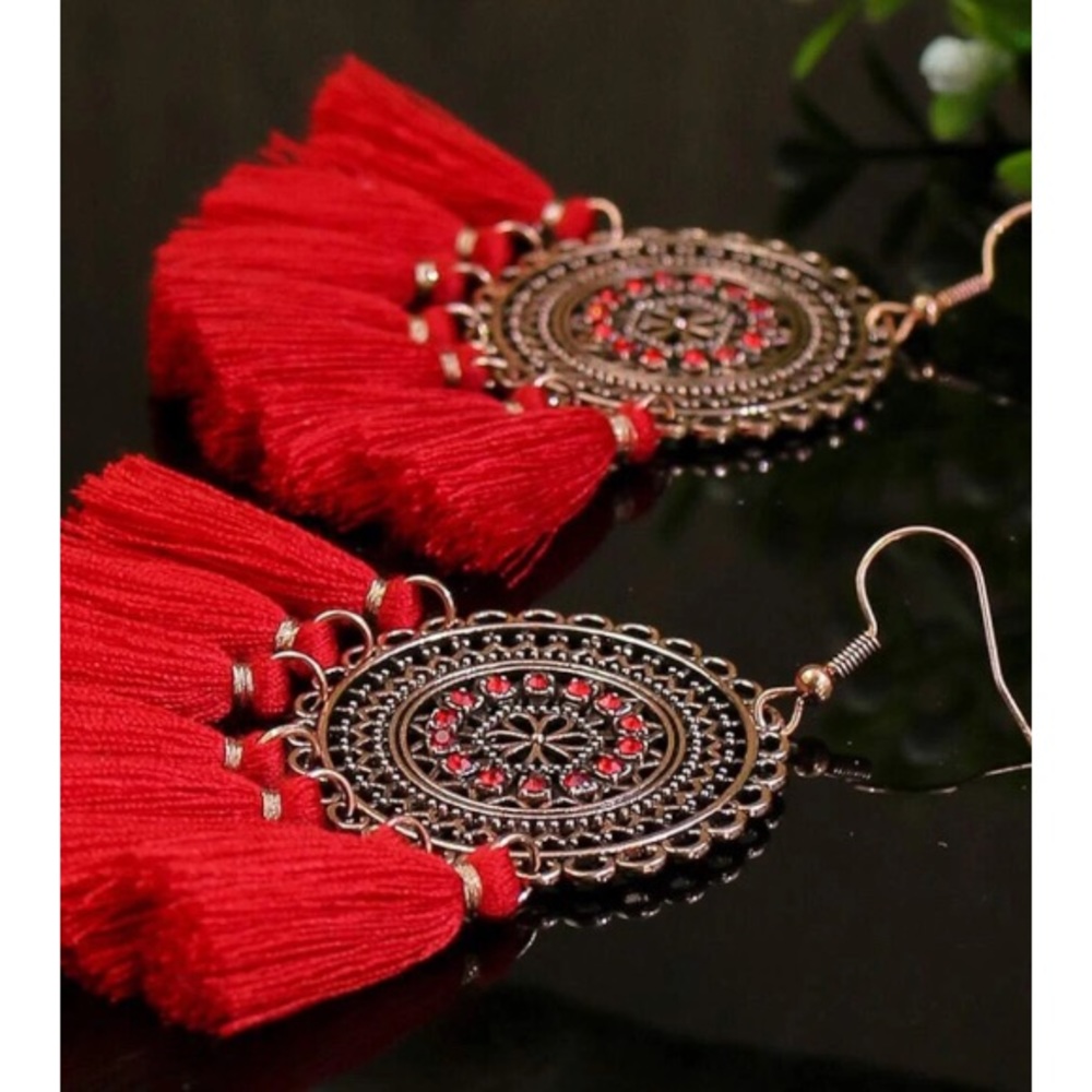 🌵 Boho Red Vintage Style Tassel Earrings - Picture 2 of 3